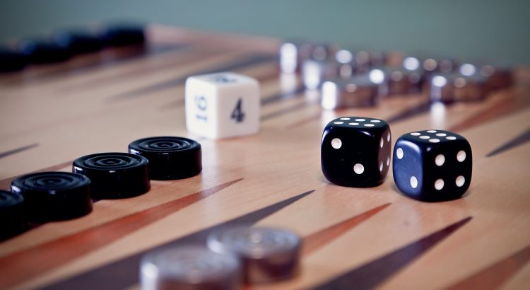backgammon 3084639 1280 750x410 - Backgammon – Ein Zeitloses Spiel mit Faszinierender Geschichte und Strategie